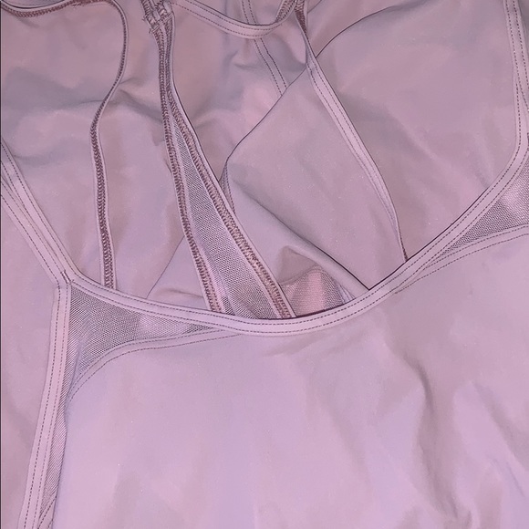 Lululemon sheer lightness tank 6, Took off the tag - Picture 6 of 8